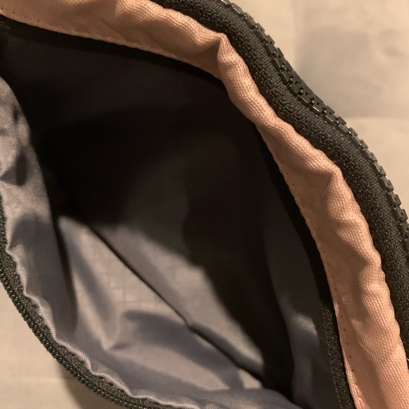 RARE 🦄 Original OG Lululemon Everywhere Belt Bag Peach Gold TB2 - Picture 4 of 13